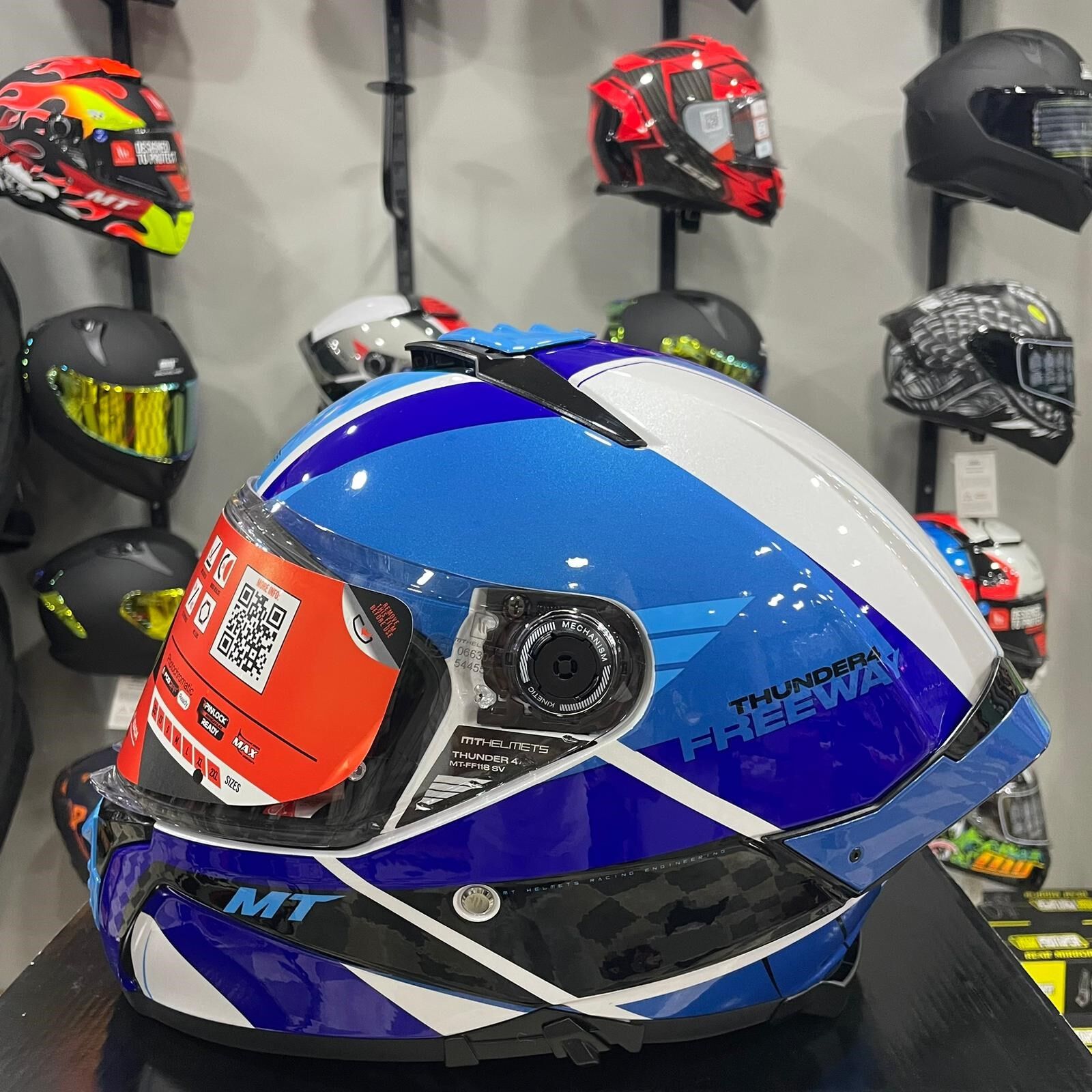 Thunder 4 SV Freeway A17 Parlak Kapalı Kask