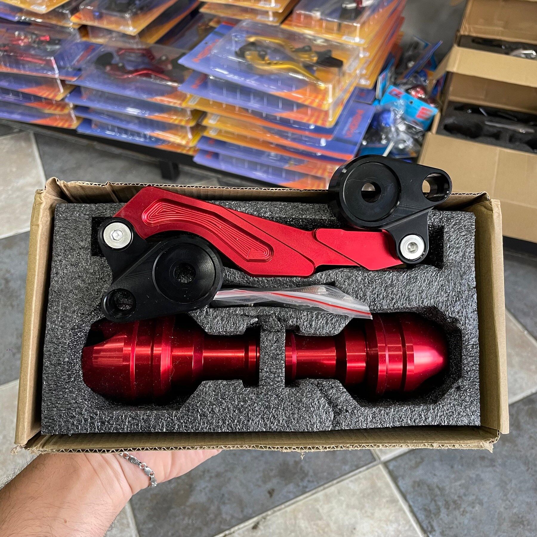 HONDA PCX TÜM MODELLERE UYUMLU EGZOZ TAKOZ RENKLİ METAL KIRMIZI