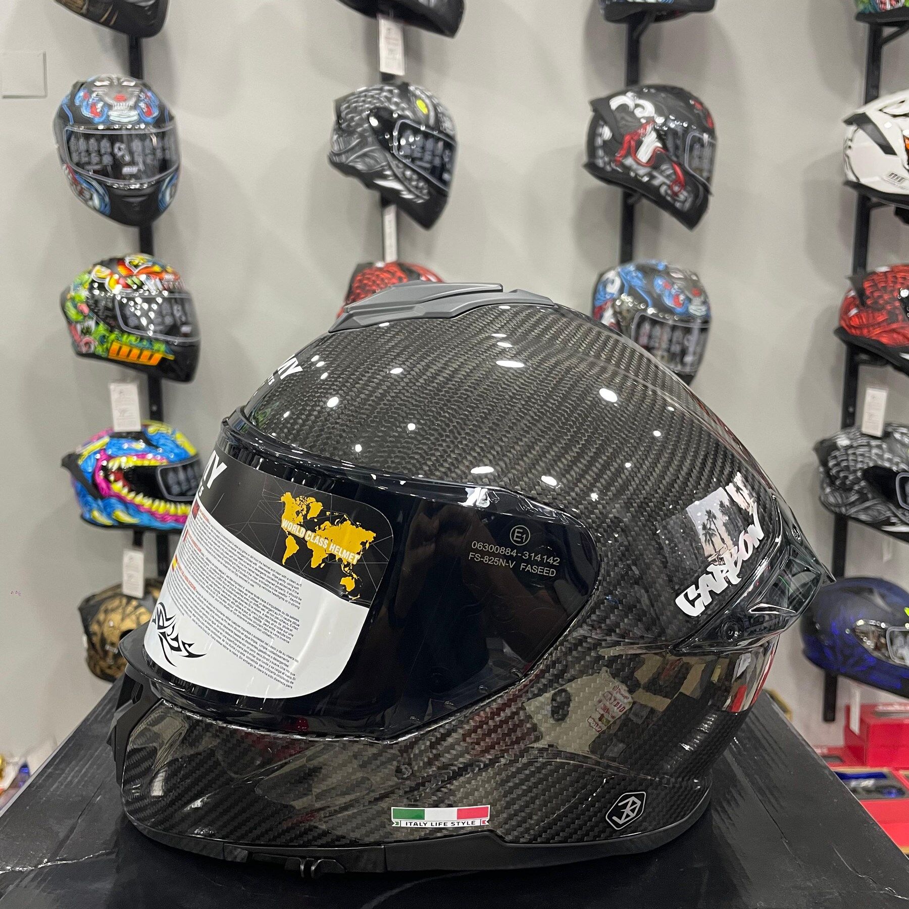 SWAY SW 861 CARBON Gloss Black Full Face