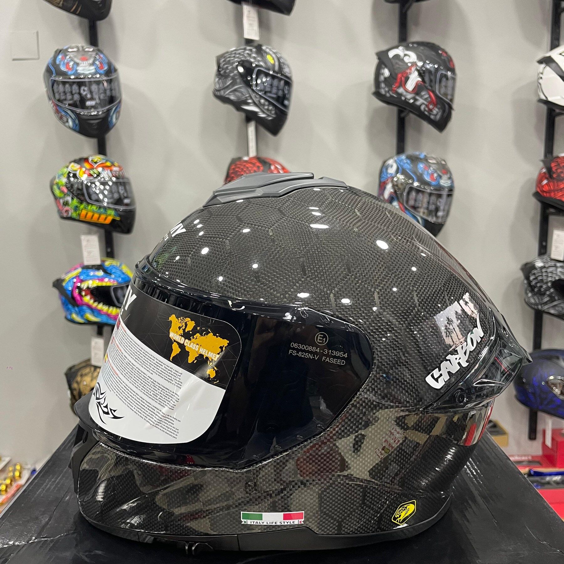 SWAY SW 861 CARBON SNAKE Gloss Full Face