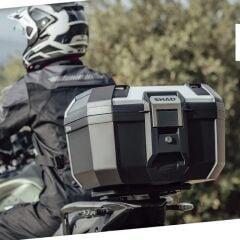 SHAD TR46 ALÜMİNYUM KAPAKLI ARKA ÇANTA VE TABLA